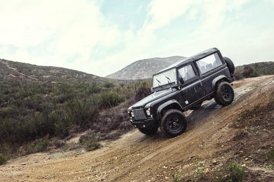  Land Rover Defender 90 by Icon 2014 года  (фото 6 из 63)